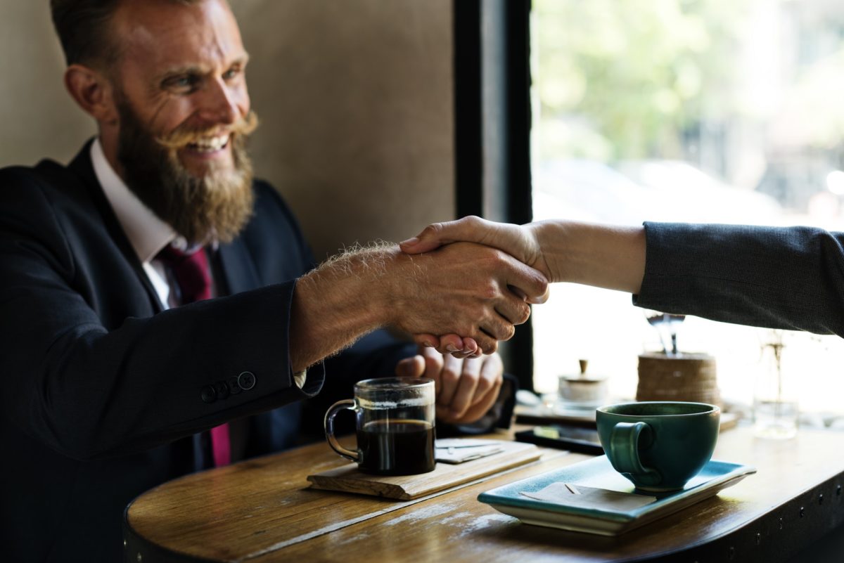 8 Body Language Hacks To Utilize When Meeting Someone New